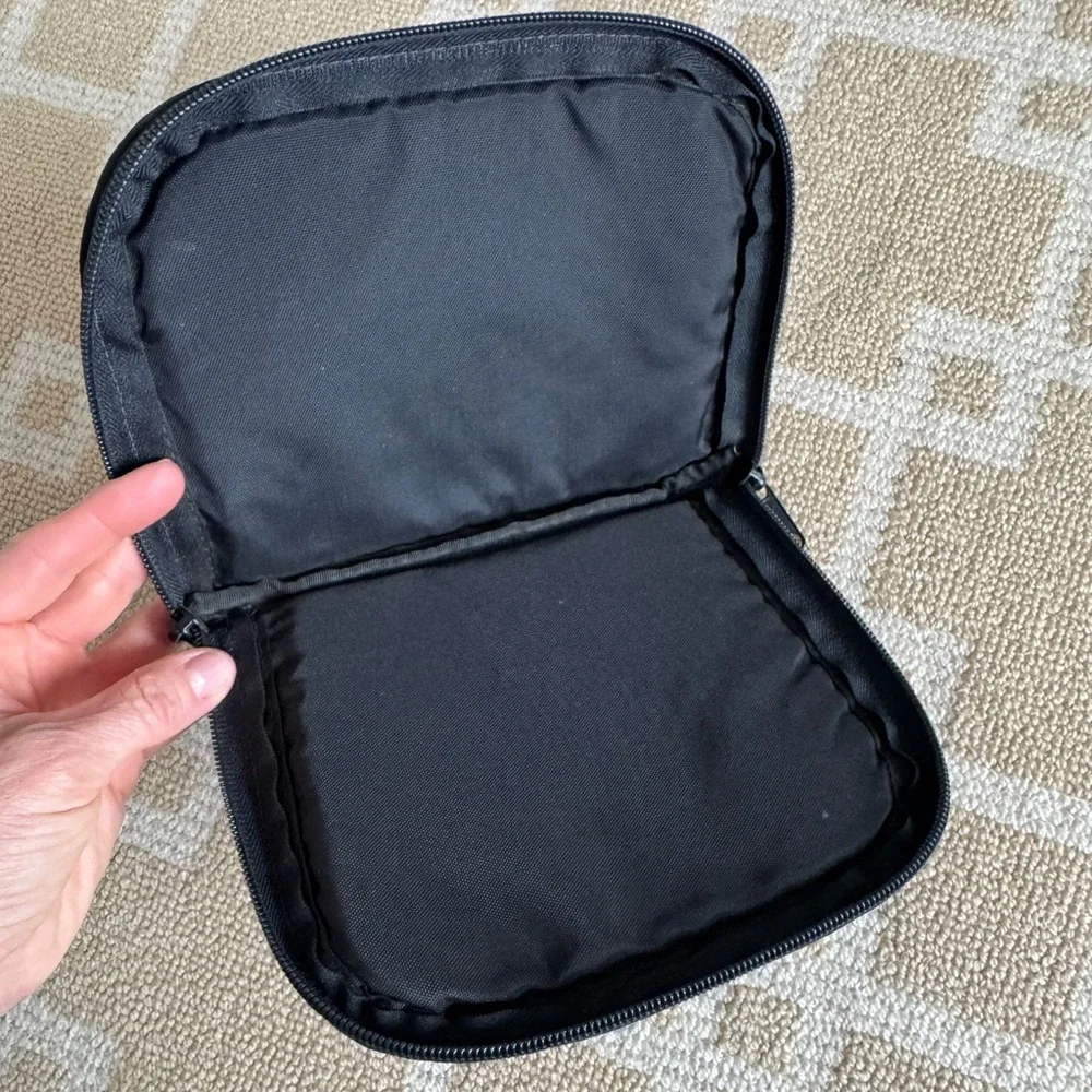 LL Bean Travel Electronics Organizer Tech Pouch Zip Gear Case Black Gray O/S